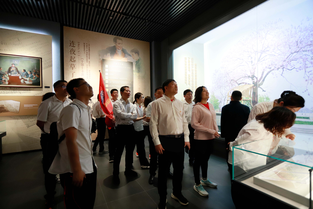 砥礪初心使命，汲取奮進(jìn)力量丨花花牛乳業(yè)集團(tuán)黨委組織開展學(xué)習(xí)“焦裕祿精神”主題黨日活動(dòng)