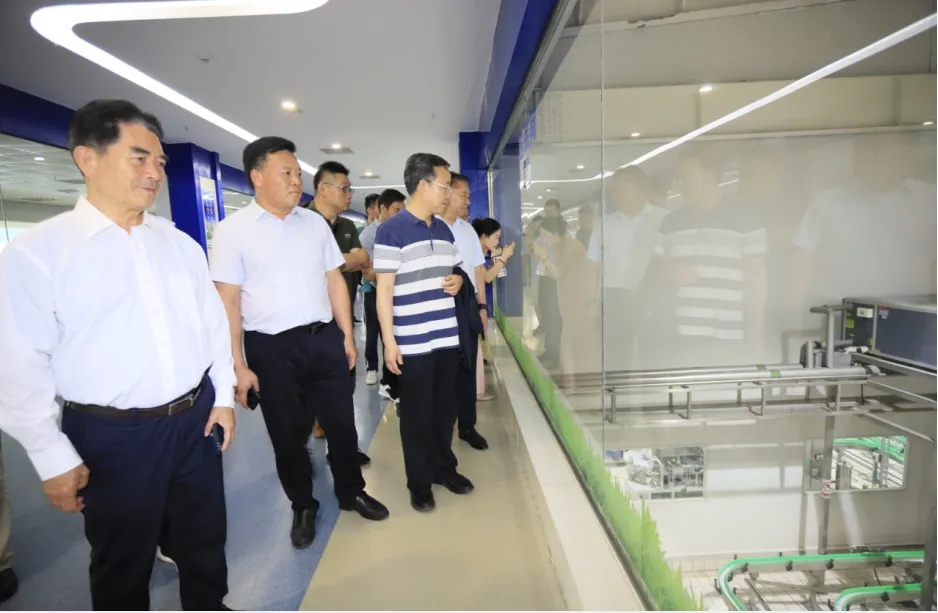 花花牛丨中國人民大學(xué)河南校友會蒞臨花花牛參觀座談 花花牛丨中國人民大學(xué)河南校友會蒞臨花花牛參觀座談