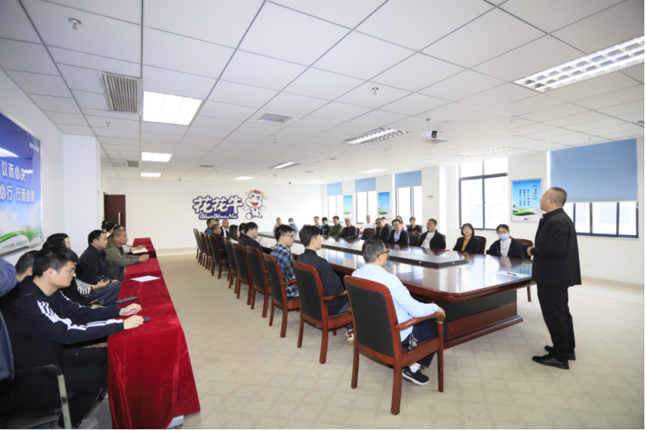 增強(qiáng)消防意識(shí)，筑牢安全底線丨花花牛乳業(yè)集團(tuán)組織消防應(yīng)急演練