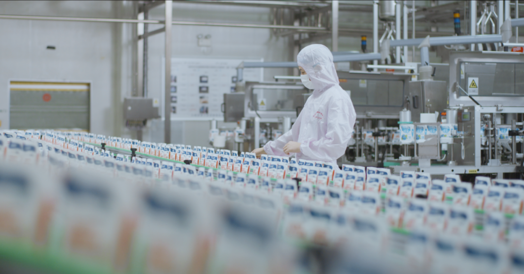 喜訊 | 標準引領:花花牛入選“奶業(yè)全產業(yè)鏈標準化試點基地” 喜訊 | 標準引領:花花牛入選“奶業(yè)全產業(yè)鏈標準化試點基地”