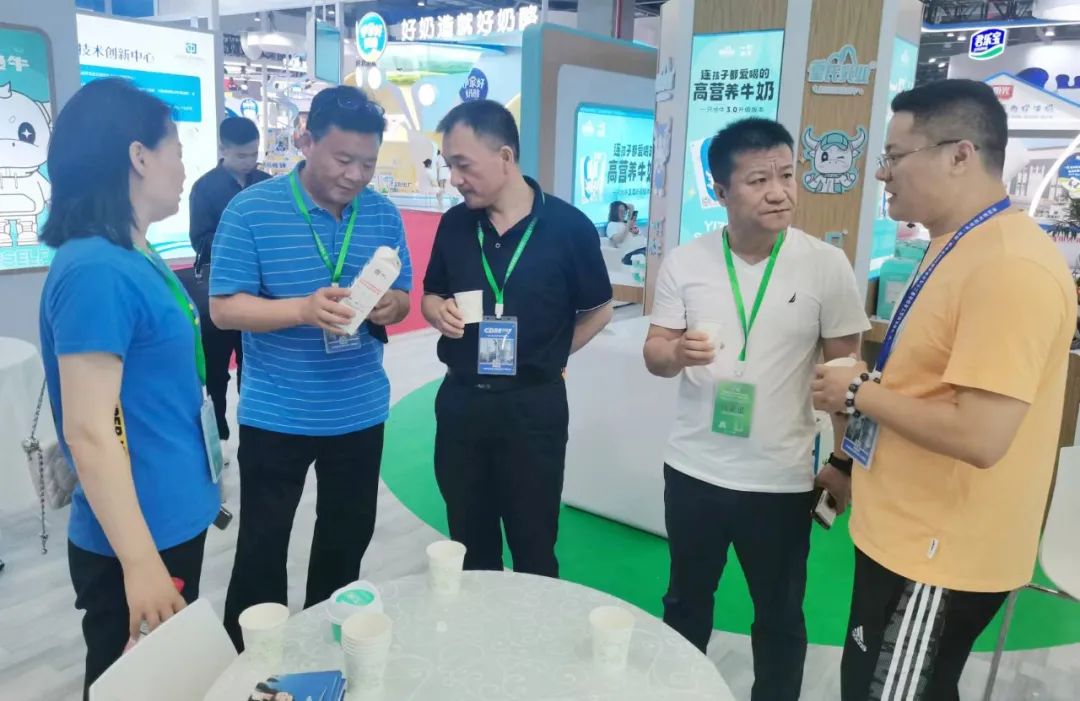 參觀拓思路 交流促發(fā)展 | 集團(tuán)領(lǐng)導(dǎo)參加中乳協(xié)第二十九次年會(huì)暨中國(guó)(國(guó)際)乳業(yè)技術(shù)博覽會(huì)并到江西陽(yáng)光乳業(yè)參觀座談 參觀拓思路 交流促發(fā)展 | 集團(tuán)領(lǐng)導(dǎo)參加中乳協(xié)第二十九次年會(huì)暨中國(guó)(國(guó)際)乳業(yè)技術(shù)博覽會(huì)并到江西陽(yáng)光乳業(yè)參觀座談