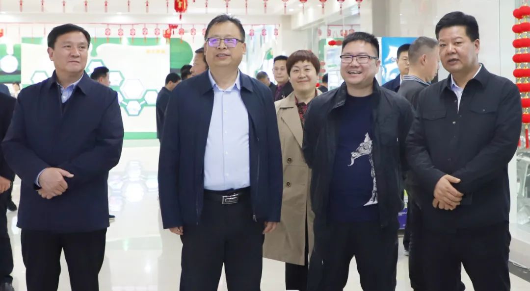 花花牛丨駐馬店市遂平縣政協(xié)黨組書記、主席張衛(wèi)東一行蒞臨花花牛魯山瑞亞牧場參觀