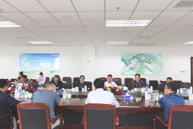 二七區(qū)張超副區(qū)長(zhǎng)蒞臨花花牛公司 調(diào)研指導(dǎo)工作