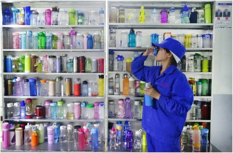 走進(jìn)工廠(chǎng) 走進(jìn)工廠(chǎng)